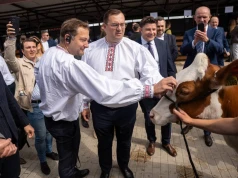 Bruksela obiecuje obfitą pomoc nawozową. Czy warunkiem będzie wpuszczenie zboża z Ukrainy?