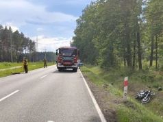 Motocykl zderzył się z osobówką na DK46. Dwie osoby ranne, na miejscu lądował śmigłowiec LPR
