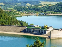 Jezioro pomiędzy Pieninami a Gorcami. Stanowi idealny plan na wypoczynek