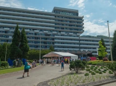 Kultowa ikona Ustronia odzyskała blask. Słynne sanatorium i piramidy odmienione za 275 mln zł