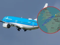 Boeing zawrócił nad Atlantykiem. Piloci nadali kod alarmowy
