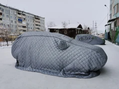 Pokrowiec na cały samochód – czy warto zabezpieczyć auto przed pogodą?