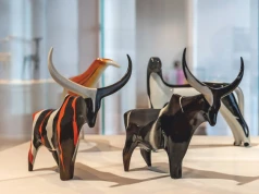 Porcelanowe figurki z lat 50. i 60. Kiedyś ustawiane na meblościankach, dziś obiekty kolekcjonerskiego pożądania