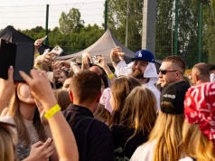 Bambi, kawior i autografy o świcie – relacja Tomasza Markiewicza z drugiego dnia Before Festival (zdjęcia, film)