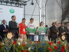 Dostali wirtualne 50 tys. zł i grali na rynku rolnym. Finał już za nimi