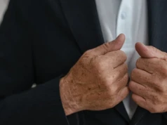 Przełom w badaniach nad Parkinsonem z udziałem Uniwersytetu Jagiellońskiego. Nowa terapia może spowolnić rozwój choroby
