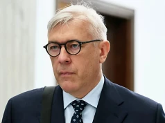 Platforma X usuwa konta internetowych botów Giertycha