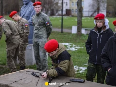 Deputowanemu do Dumy marzą się szkolenia wojskowe dla rosyjskich piątoklasistów. Mają być gotowi do "obrony ojczyzny" przed NATO
