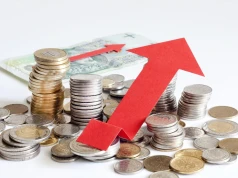 Złoty słabnie na starcie tygodnia. Za wakacje zapłacimy więcej?