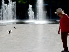 Temperatura sięga 43°C. W rozgrzanym aucie znaleziono dwoje martwych dzieci