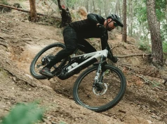 Megamo ma moc, której jeszcze niedawno szukano w motocyklu. Tylko czy tego potrzebujemy?