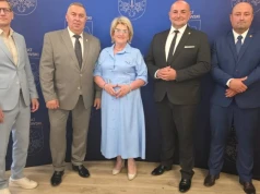 Zarząd Powiatu Piotrkowskiego z wotum zaufania i absolutorium