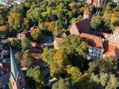 Zamek Kapituły Warmińskiej w Olsztynie słabo wyeksponowany? W planach jest wycinka drzew