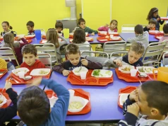 Więcej strączków, mniej mięsa w szkołach. Dzieci przywykną, rodzice mogą mieć problem
