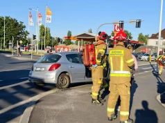 Zderzenie Toyoty i Peugeota przy Przepompowni (ZDJĘCIA)