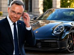 Andrzej Duda postawił na motoryzacyjną legendę. Nowy nabytek robi wrażenie