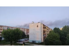 Znów pożar we Włocławku. Kłęby dymu nad miastem, ogień w firmie Buszrem. Zdjęcia, wideo