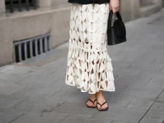 Ta spódnica odmienia najprostszy top i sandały. Crochet skirt to hit lata 2026