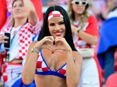 Nie mogło jej zabraknąć. Tak wystroiła się na mecz