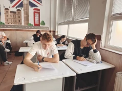 Jak skutecznie rozwijać umiejętności językowe przed egzaminami międzynarodowymi i szkolnymi?