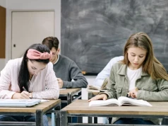 Jak skutecznie uczyć się historii w szkole średniej? Praktyczne porady dla uczniów