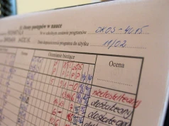 Wydzwaniają po nocach, nękają mailami. Do czego zdolni są rodzice, aby dziecko dostało wyższą ocenę?