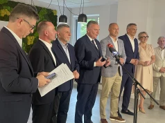 Wiceminister obrony narodowej z wizytą w cementowni