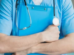 Wylała się fala hejtu na lekarzy. Dr Sutkowski odpowiada po aferze