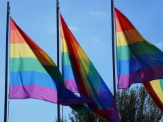 Zaskakująca decyzja FIFA ws. flag LGBT. Mecz poprowadzą Polacy