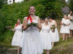 Po bystrzyckiej Głuchówce popłynęły wianki. Świętojański Festiwal Folklorystyczny za nami