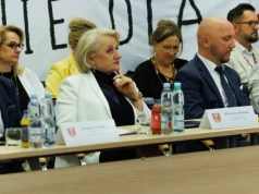 Sejmik za stałą obecnością Polski w UE, nie przyjął stanowisk w sprawie paktu migracyjnego