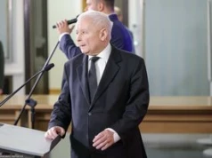 Bliska współpracownica Kaczyńskiego poza PiS. Została skreślona