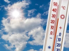 Podczas upałów woda to podstawa, jednak lepiej nawadniają mleko i soki owoce