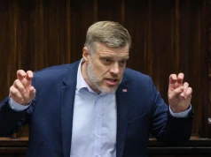 Adrian Zandberg: zamieniliśmy lekarzy w obwoźne firmy. Powinni pracować w jednym etacie