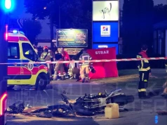 Poważne zderzenie auta z motocyklistą. “Kierujący Mercedesem wymusił pierwszeństwo”
