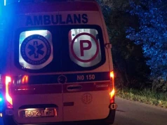 Wypadek na quadzie. Dwie osoby trafiły do szpitala po wywrotce w lesie