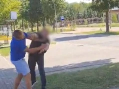 Obnażanie się, wyzwiska i pobicie mężczyzny. W sieci pojawiło się nagranie z Częstochowy z udziałem byłego członka komitetu referendalnego