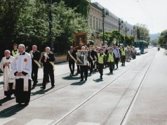 Po 87 latach procesja Najświętszego Serca Pana Jezusa wróciła na ulice Krakowa (Galeria)