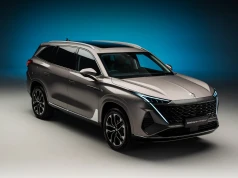Kiedyś sportowe roadstery, dziś potężny SUV z ambicjami. Ta marka przeszła długą drogę