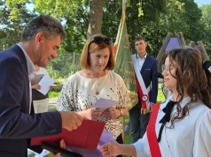 ZĄBKOWICE ŚLĄSKIE. Najlepsi uczniowie nagrodzeni przez starostę