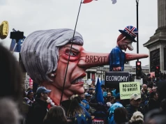 Brexit miał dać niezależność. Po dekadzie widać rachunek dla gospodarki