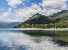 Blue Lake w Nowej Zelandii. Rekordowa przejrzystość wody i zakaz kąpieli