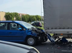 Dwa zdarzenia, pięć pojazdów. Groźnie na ul. Armii Krajowej w Ciechanowie