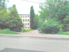 Radny apeluje o zmiany przy SP nr 3. Chce bezpieczniejszego dowozu dzieci