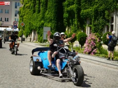 Ulicami Lwówka Śląskiego przejechała parada motocykli