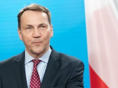 Wytknęli Sikorskiemu gafę z lotniskiem w Jasionce. Szybko tłumaczy się z rady dla Nawrockiego