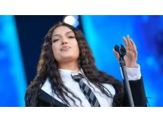 Viki Gabor w stroju uczennicy zaśpiewała na koncercie TVP "Lato z Radiem". Czepialscy ruszyli do boju: "Gdzie ta twoja forma z Eurowizji?" (WIDEO)