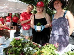 Bezpieczne wakacje zaczynają się od wiedzy. PCK zorganizował rodzinny piknik nad Zalewem Zemborzyckim