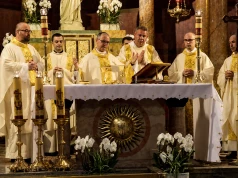 Święcenia „synoptyków” w Krakowie. Marek Mateusz i Łukasz przyjęli sakrament święceń w stopniu prezbiteratu