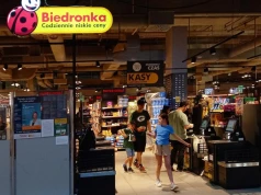 Wakacyjna praca bez CV. Sieci handlowe kuszą stawkami i pracą w kurortach